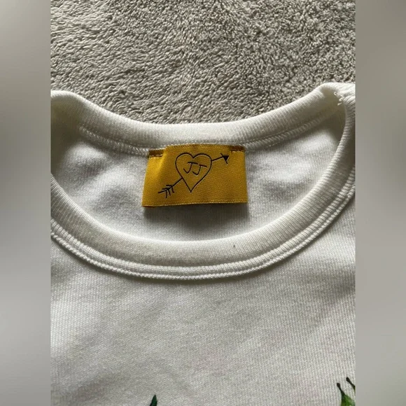 JULIET JOHNSTONE Women's White Graphic Short Sleeve Baby Tee Size S - Picture 4 of 7